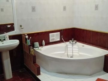Dijual Rumah 2 Lantai Wisma Permai Barat, Dekat Galaxy Mall, Surabaya Timur