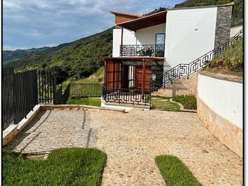 VENTA de CASAS en GIRON