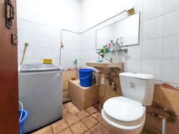 Rumah Tanah Luas 5 Kamar Tidur 5 Mnt ke Living Plaza Pamulang J-42963