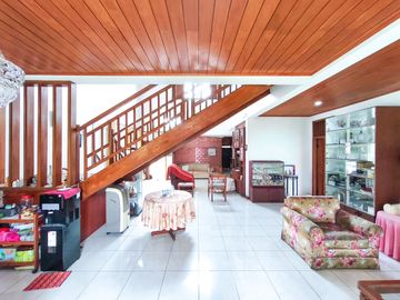 Rumah Tanah Luas 5 Kamar Tidur 5 Mnt ke Living Plaza Pamulang J-42963