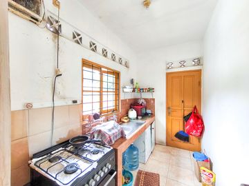 Rumah Tanah Luas 5 Kamar Tidur 5 Mnt ke Living Plaza Pamulang J-42963