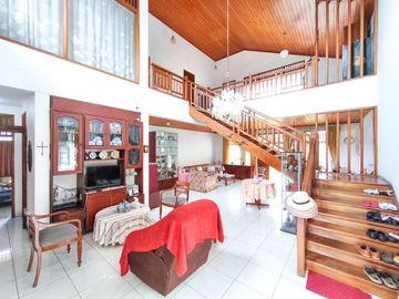Rumah Tanah Luas 5 Kamar Tidur 5 Mnt ke Living Plaza Pamulang J-42963