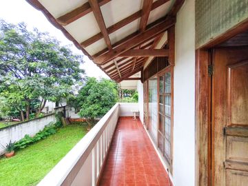 Rumah Tanah Luas 5 Kamar Tidur 5 Mnt ke Living Plaza Pamulang J-42963