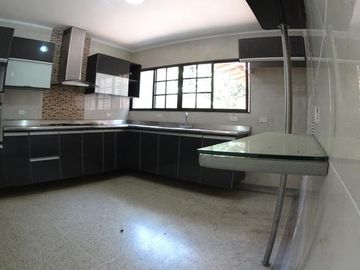 casa en venta en lleras restrepo. Cod V22350