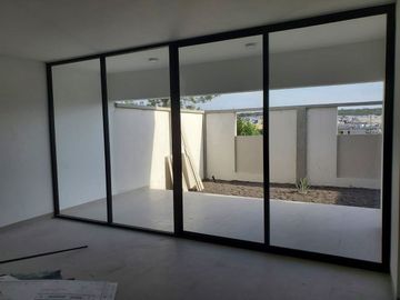 Residencia en Altozanzo, Jardín, 3 Habitaciones, Family Room, Super LUJO !!
