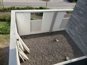Residencia en Altozanzo, Jardín, 3 Habitaciones, Family Room, Super LUJO !!