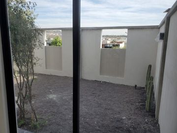 Residencia en Altozanzo, Jardín, 3 Habitaciones, Family Room, Super LUJO !!