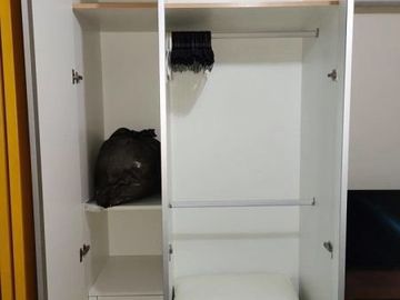 ONEUPTOWNSOUTH20BX: For Sale Fully Furnished 1BR no Balcony Unit in One Uptown BGC