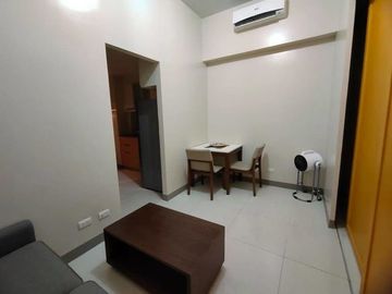 ONEUPTOWNSOUTH20BX: For Sale Fully Furnished 1BR no Balcony Unit in One Uptown BGC