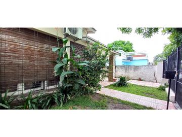 venta casa 3 amb con pileta  paso del rey