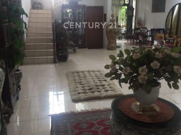 Rumah Mewah 3 Lantai Taman Bougenvile Estate Jatibening