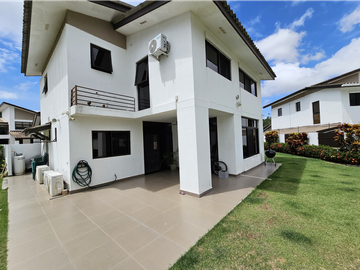 Se Vende Casa en Costa Verde