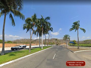 Casa en residencial privado con alberca, jacuzzi, asador, juegos para niños en v