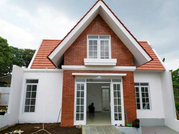 RUMAH DI PADAASIH BANDUNG BARAT BERGAYA EROPA