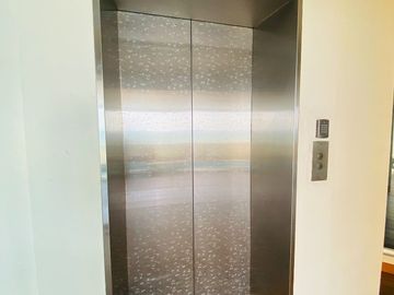 SE VENDE PENTHOUSE (DEPARTAMENTO) DE LUJO DE 3 DORMITORIOS, FULL AMOBLADO Y EQUIPADO EN EL MALECÓN SALINAS