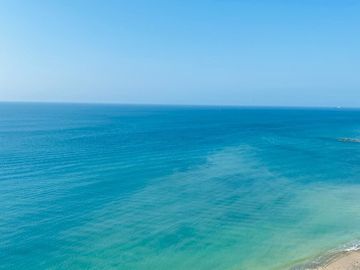 SE VENDE PENTHOUSE (DEPARTAMENTO) DE LUJO DE 3 DORMITORIOS, FULL AMOBLADO Y EQUIPADO EN EL MALECÓN SALINAS