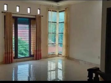 Disewakan Rumah di Duren Sawit - Jakarta Timur