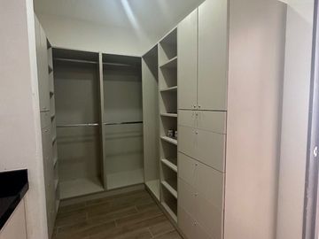 CASA EN VENTA EN CUMBRES SANTORAL - GARCIA