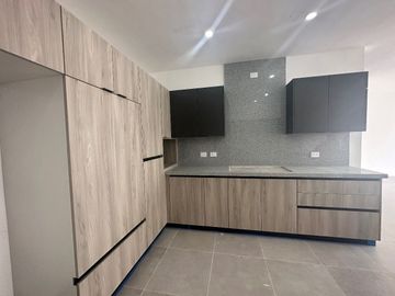 CASA EN VENTA EN CUMBRES SANTORAL - GARCIA