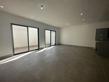 CASA EN VENTA EN CUMBRES SANTORAL - GARCIA