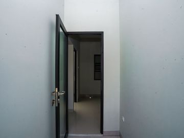 Rumah 2 Lt Siap Huni 10 Mnt ke Gerbang TOL Cibubur Dibantu KPR J-51896