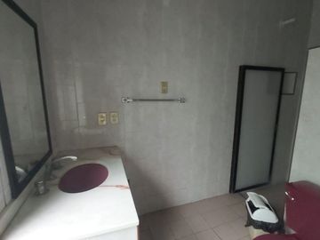 CASA EN VENTA EN CENTRO HISTORICO DE QUERETARO, vocación oficinas, consultorios
