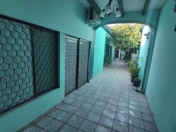 CASA EN VENTA EN CENTRO HISTORICO DE QUERETARO, vocación oficinas, consultorios