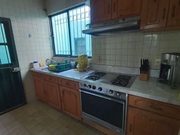 CASA EN VENTA EN CENTRO HISTORICO DE QUERETARO, vocación oficinas, consultorios