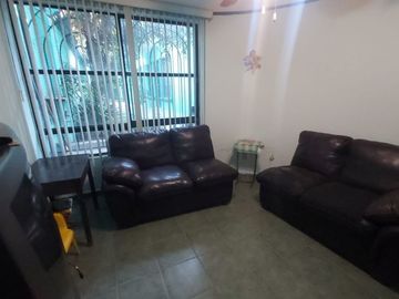 CASA EN VENTA EN CENTRO HISTORICO DE QUERETARO, vocación oficinas, consultorios