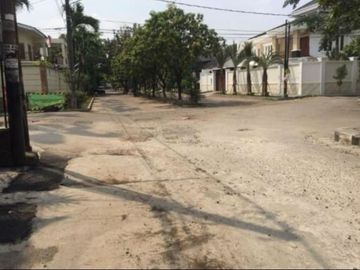 Rumah 2 Lantai, Hook, Semi Furnished, 3 menitan ke Cinere Mall