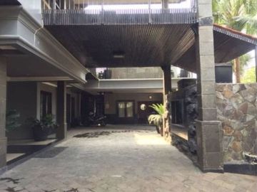 Rumah 2 Lantai, Hook, Semi Furnished, 3 menitan ke Cinere Mall
