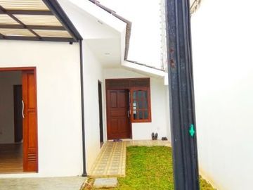 Rumah di Sukmajaya, 1Lt, Hal. Luas, Strategis di Kamboja Ry