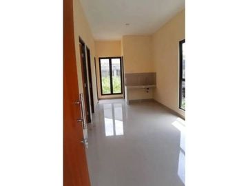 Rumah murah dengan tanah yang luas dekat tol sawangan