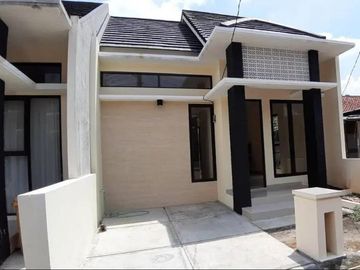 Rumah murah dengan tanah yang luas dekat tol sawangan