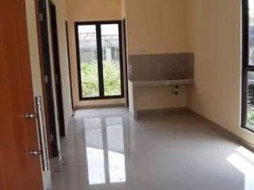 Rumah murah dengan tanah yang luas dekat tol sawangan
