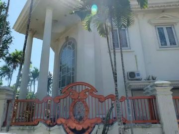 Rumah Hook 2 Lantai Villa Valensia Pakuwon Indah Surabaya