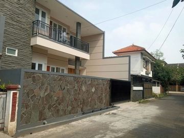 5 Bedroom House for sale