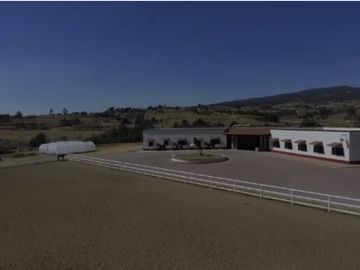 RANCHO CON LAGO