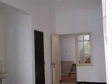 Rumah Modern Minimalis Taman Mutiara Pakuwon City Surabaya