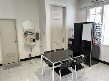 Rumah Modern Minimalis Taman Mutiara Pakuwon City Surabaya