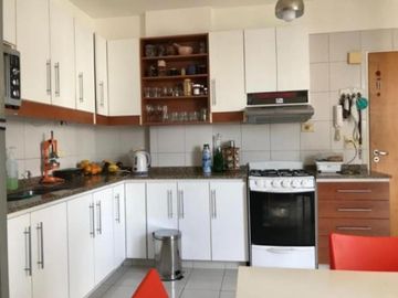 EXCELENTE DEPARTAMENTO CON PISCINA Y COCHERA DE 4 AMBIENTES