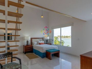 MAJESTUOSA RESIDENCIA EN VENTA EN LAGOS DEL SOL, CANCUN, Q.