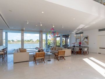 MAJESTUOSA RESIDENCIA EN VENTA EN LAGOS DEL SOL, CANCUN, Q.