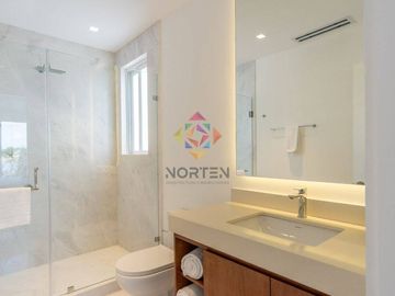 MAJESTUOSA RESIDENCIA EN VENTA EN LAGOS DEL SOL, CANCUN, Q.