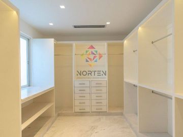 MAJESTUOSA RESIDENCIA EN VENTA EN LAGOS DEL SOL, CANCUN, Q.