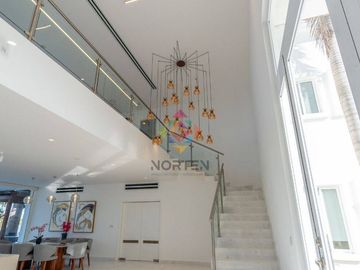 MAJESTUOSA RESIDENCIA EN VENTA EN LAGOS DEL SOL, CANCUN, Q.
