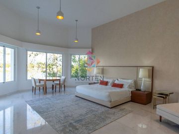 MAJESTUOSA RESIDENCIA EN VENTA EN LAGOS DEL SOL, CANCUN, Q.