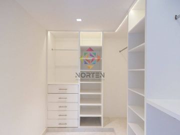 MAJESTUOSA RESIDENCIA EN VENTA EN LAGOS DEL SOL, CANCUN, Q.