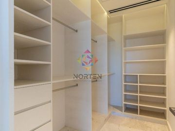 MAJESTUOSA RESIDENCIA EN VENTA EN LAGOS DEL SOL, CANCUN, Q.