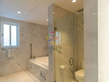 MAJESTUOSA RESIDENCIA EN VENTA EN LAGOS DEL SOL, CANCUN, Q.